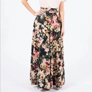 NWT Agnes & Dora Floral Ball Skirt Small Black
